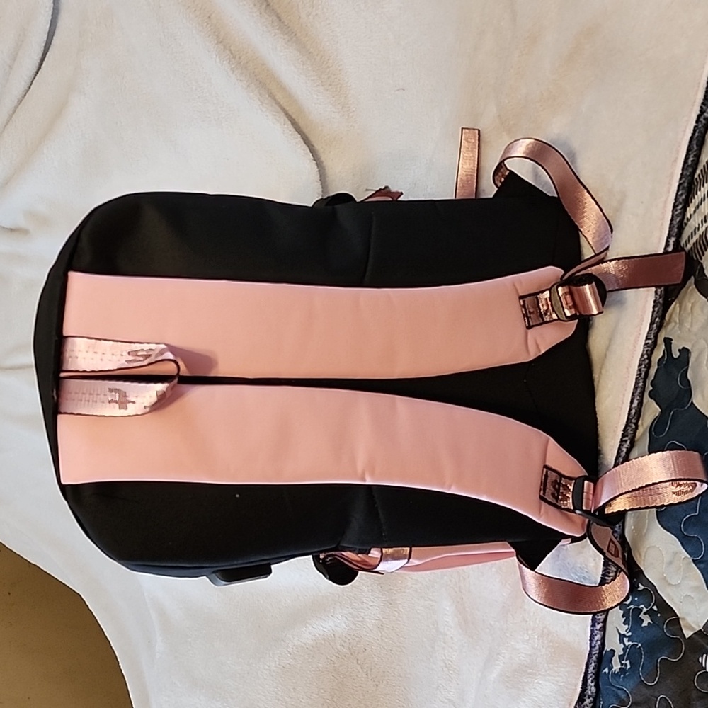 Hello Kitty backpack. - Picture 5 of 6
